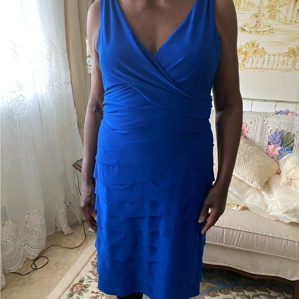 Elegant Blue Sleeveless Dress 12/14